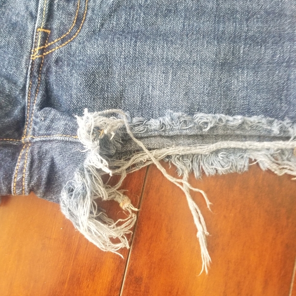 Levis high waisted jean shorts - Picture 9 of 12